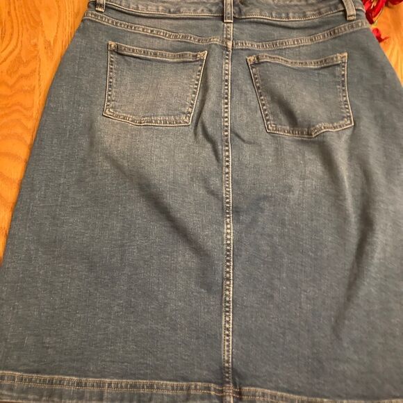 Chaps Denim front button Skirt - Picture 9 of 10